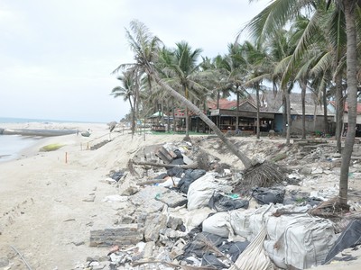 Bãi biển Cửa Đại (Thành phố Hội An) bị sạt lở nghiêm trọng trong những năm qua.