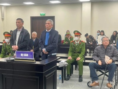 Các cựu lãnh đạo Tổng công ty Máy động lực và Máy nông nghiệp Việt Nam bị cáo buộc vi phạm trong việc chuyển nhượng trụ sở cũ, gây thất thoát 165 tỷ đồng.