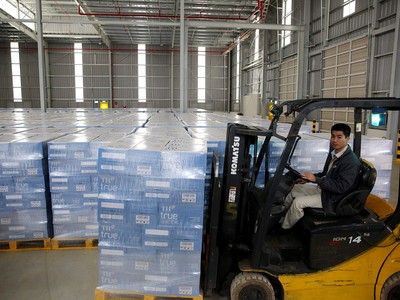 Các sản phẩm kho xưởng xây sẵn rất được quan tâm. Ảnh: Dũng Minh 