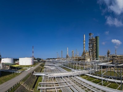 Nhà máy lọc dầu Dung Quất và Nghi Sơn đều sản xuất vượt công suất trong năm 2023.