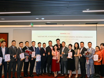 Eaton Park - Lễ Ký Kết Hợp Tác Chiến Lược Đại Lý Phân Phối F1