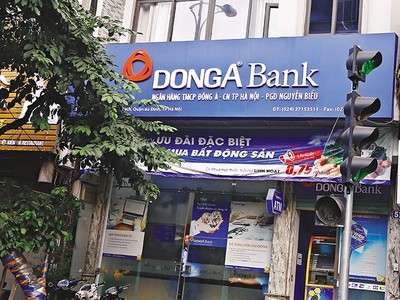 Nhiều khả năng, HDBank sẽ nhận chuyển giao DongABank. Ảnh: Đức Thanh