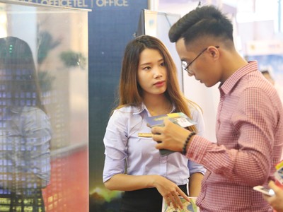 Thách thức chưa qua với người làm môi giới bất động sản. Ảnh: Dũng Minh 