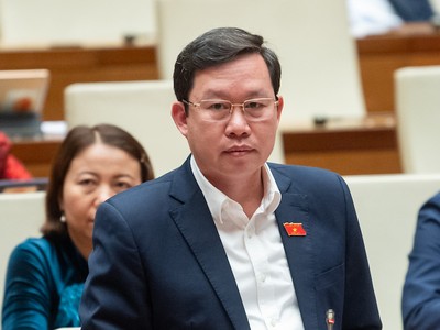 Đại biểu Nguyễn Quốc Luận (Yên Bái) phát biểu. 