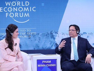 Thủ tướng Phạm Minh Chính tham dự và phát biểu với tư cách diễn giả chính tại phiên thảo luận "Bài học từ ASEAN" trong khuôn khổ Hội nghị WEF Davos năm 2024. (Ảnh: VGP/Nhật Bắc)