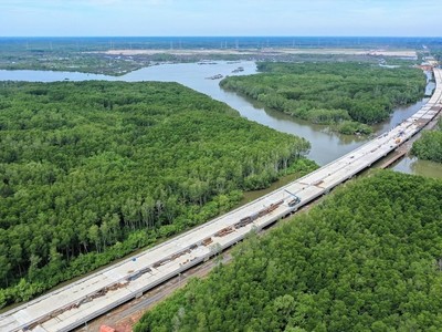 Thi công Dự án đường cao tốc Bến Lức - Long Thành.