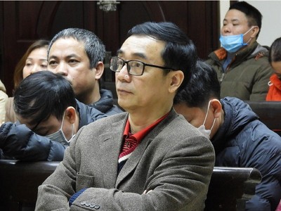 Đại diện Viện Kiểm sát Nhân dân cấp cao tại Hà Nội khẳng định quan điểm buộc tội bị cáo Trần Hùng nhận hối lộ, can thiệp xử lý nhẹ vi phạm là "không oan". 