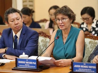 Bà Marieke Van Der Pijl, Tổng thư ký Hiệp hội Doanh nghiệp châu Âu tại Việt Nam (EuroCham) phát biểu tại buổi gặp gỡ. Ảnh: Ngô Tùng