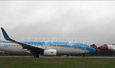 Máy bay của hãng hàng không Aerolíneas Argentinas tại sân bay Buenos Aires, Argentina. Ảnh: AFP/TTXVN