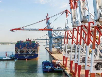 Việt Nam là nền kinh tế mở nên lĩnh vực logistics có vai trò rất quan trọng. 