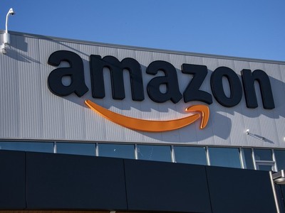 Một kho hàng của Amazon tại Westborough, Massachusetts, Mỹ. (Ảnh: AFP/TTXVN)