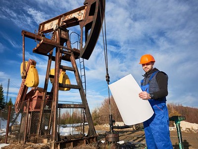 Giá dầu sẽ được “kìm chân”, nguồn cung thiết lập kỷ lục mới