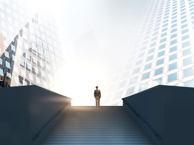 Muốn đầu tư thành công, nhà đầu tư chứng khoán phải có khả năng phân tích, lập luận riêng…