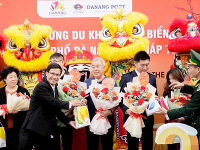 Thành phố Đà Nẵng tổ chức đón du khách đến với Thành phố trong dịp đầu năm.