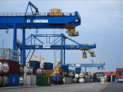 Cảng hàng hóa ở Duisburg, Đức. Ảnh: AFP/TTXVN