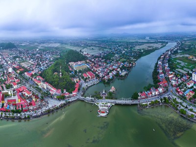 Một góc trung tâm huyện Kiến Thuỵ. Ảnh: Nguyễn Đức Nghĩa