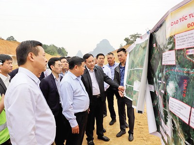 Bộ trưởng Nguyễn Chí Dũng kiểm tra tiến độ Dự án cao tốc Tuyên Quang - Hà Giang