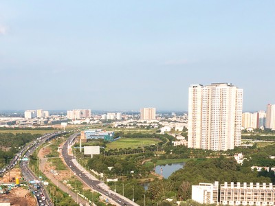 Hạ tầng giao thông phát triển là một động lực lớn. Ảnh: Lê Toàn 