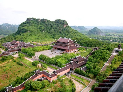 Chùa Bái Đính nằm trong Khu du lịch sinh thái Tràng An