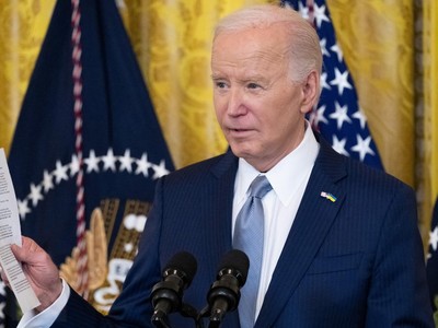 Tổng thống Mỹ Joe Biden phát biểu tại Nhà Trắng ngày 23/2/2024. (Ảnh: AFP/TTXVN)
