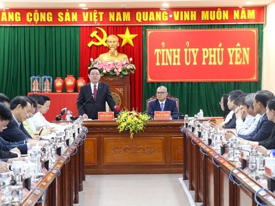 Chủ tịch Quốc hội Vương Đình Huệ làm việc với Ban Thường vụ Tỉnh ủy Phú Yên.