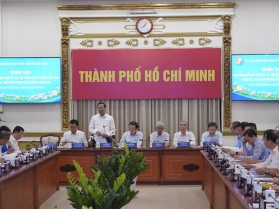 Qua 2 tháng đầu năm, tình hình phát triển kinh tế của TP.HCM đã có nhiều điểm sáng, đà phục hồi quay lại. Ảnh: TTBC