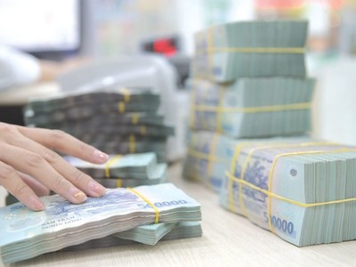 Thủ tướng yêu cầu các ngân hàng tiếp tục giảm lãi vay; thanh tra việc cấp tín dụng sân sau