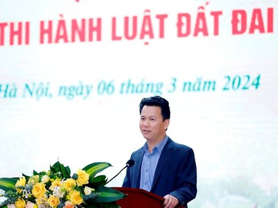 Bộ trưởng Bộ Tài nguyên và Môi trường phát biểu tại Hội nghị.