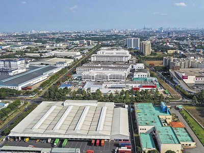 Các nhà phát triển bất động sản công nghiệp đang tìm cách mở rộng quỹ đất. Trong ảnh: KCN VSIP Bình Dương