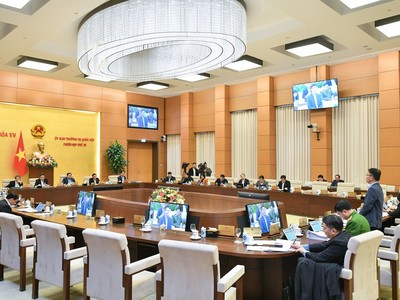 Chính phủ quyết nghị về 5 dự án luật, 5 đề nghị xây dựng luật