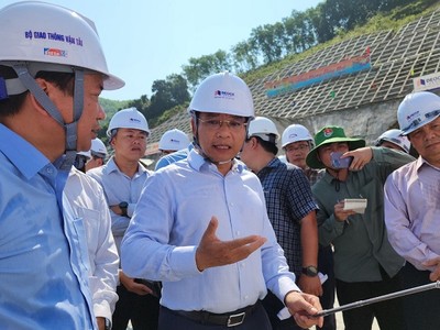 Khi kiểm tra Dự án thành phần cao tốc Quảng Ngãi - Hoài Nhơn ngày 5/3, Bộ trưởng Nguyễn Văn Thắng đề nghị các chủ thể liên quan tích cực vào cuộc để đưa dự án về đích cuối tháng 12/2025, vượt tiến độ 8 tháng.