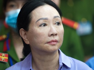 Bị cáo Trương Mỹ Lan, Chủ tịch HĐQT Tập đoàn Vạn Thịnh Phát tại toà.