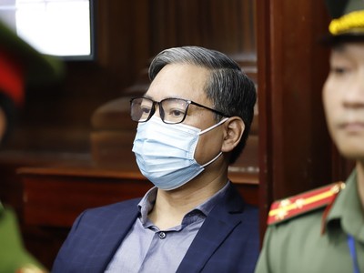 Bị cáo Nguyễn Cao Trí (Chủ tịch HĐQT Công ty cổ phần Đầu tư và Quản lý giáo dục Văn Lang, Chủ tịch HĐQT kiêm Tổng giám đốc Công ty Capella) thừa nhận hành vì của mình đúng như cáo trạng truy tố.