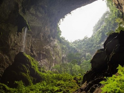 Cửa vào hang Sơn Đoòng - hang lớn nhất thế giới