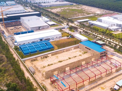 Một khu nhà xưởng xây sẵn cho thuê nằm trong Khu công nghiệp Amata Đồng Nai. Ảnh: Lê Toàn 