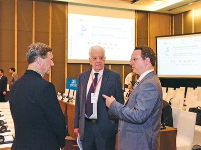 Các doanh nghiệp vẫn phàn nàn về một số thủ tục hành chính liên quan đến đầu tư, kinh doanh Ảnh: Đức Thanh