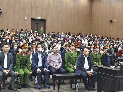 Các bị cáo tại phiên tòa sơ thẩm