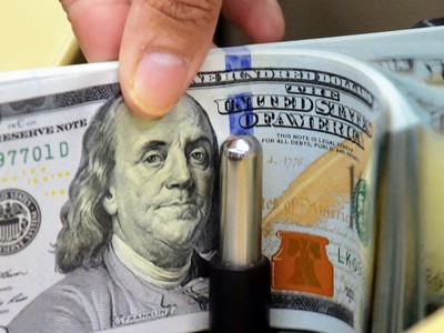 Ngân hàng Nhà nước hút ròng 130.000 tỷ đồng, tỷ giá vẫn nóng