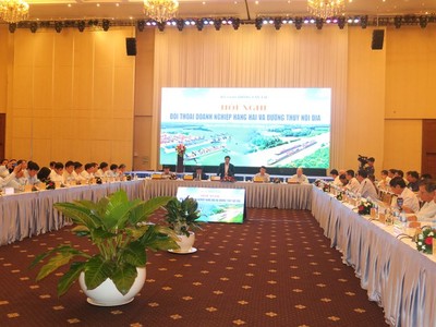 Nhiều kiến nghị nóng của các doanh nghiệp hàng hải và đường thuỷ