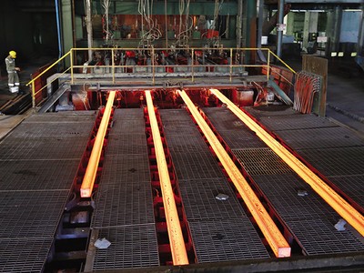 Sản xuất tại Nhà máy Thép Hòa Phát. Ảnh: Đức Thanh