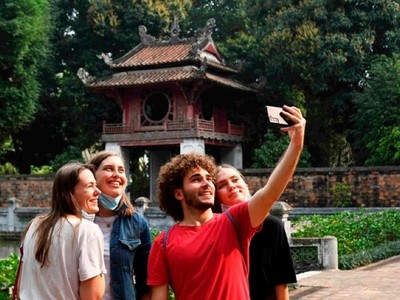 Lượng khách du lịch quốc tế đến Việt Nam đã tăng nhanh trong thời gian gần đây