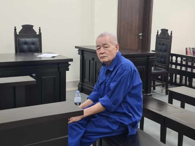 Bị cáo Lê Viết Thu bị tuyên phạt 7 năm tù về hành vi lừa bán đất "khống", chiếm đoạt hơn 1,5 tỷ đồng.