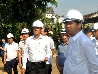 Bí thư Quảng Nam, ông Lương Nguyễn Minh Triết trong lần kiểm tra các công trình trọng điểm trên địa bàn.