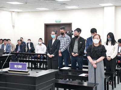 Các bị cáo trong phiên xét xử sơ thẩm