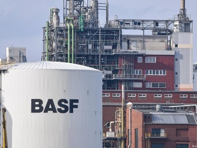 BASF tăng mục tiêu cắt giảm chi phí thêm 1 tỷ EUR