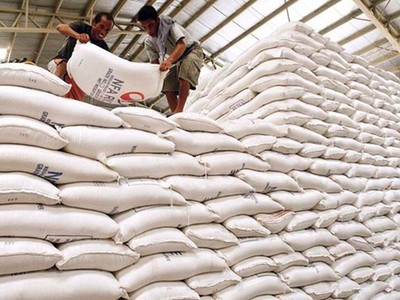 Tổng cục Dự trữ Nhà nước lựa chọn nhà thầu thực hiện 196 gói thầu, mua 220.000 tấn gạo nhập kho dự trữ quốc gia.