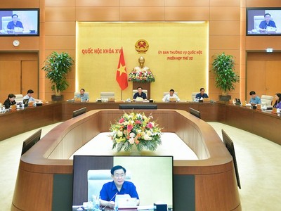 Phiên họp chiều 17/4 của Ủy ban Thường vụ Quốc hội.