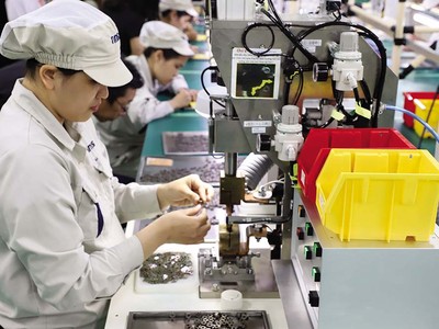 Không chỉ những rủi ro từ bên ngoài, mà cả các vấn đề nội tại có thể khiến đà phục hồi của nền Việt Nam bị ảnh hưởng.