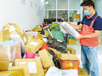 Hoạt động tại một bưu cục của BEST Express Việt Nam 