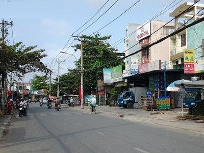 Đường Đỗ Xuân Hợp, TP. Thủ Đức một số đoạn hiện nay chưa được mở rộng nên chỉ có 2 làn xe nhỏ hẹp 